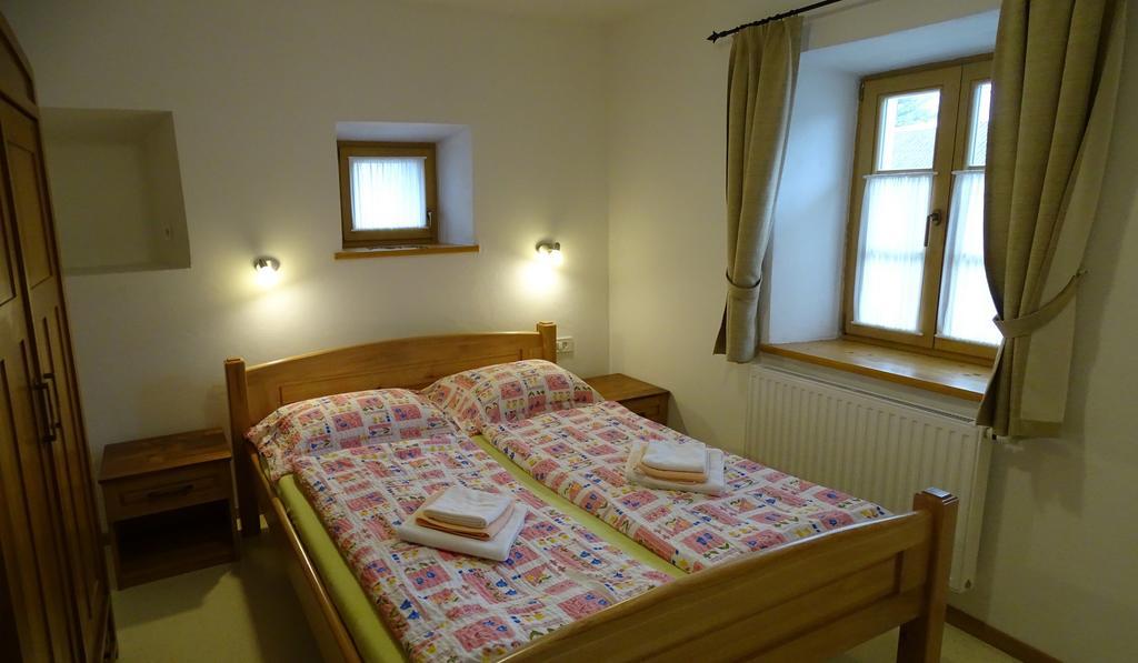 Apartmaji Pri Marodnu ボーヒニ エクステリア 写真