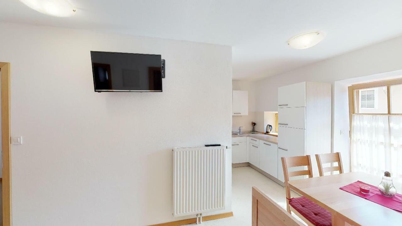 Apartmaji Pri Marodnu ボーヒニ エクステリア 写真